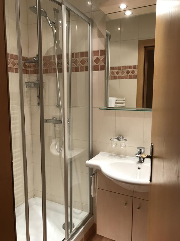 Gasthof-Pension Zur Klause Ratten Bagian luar foto