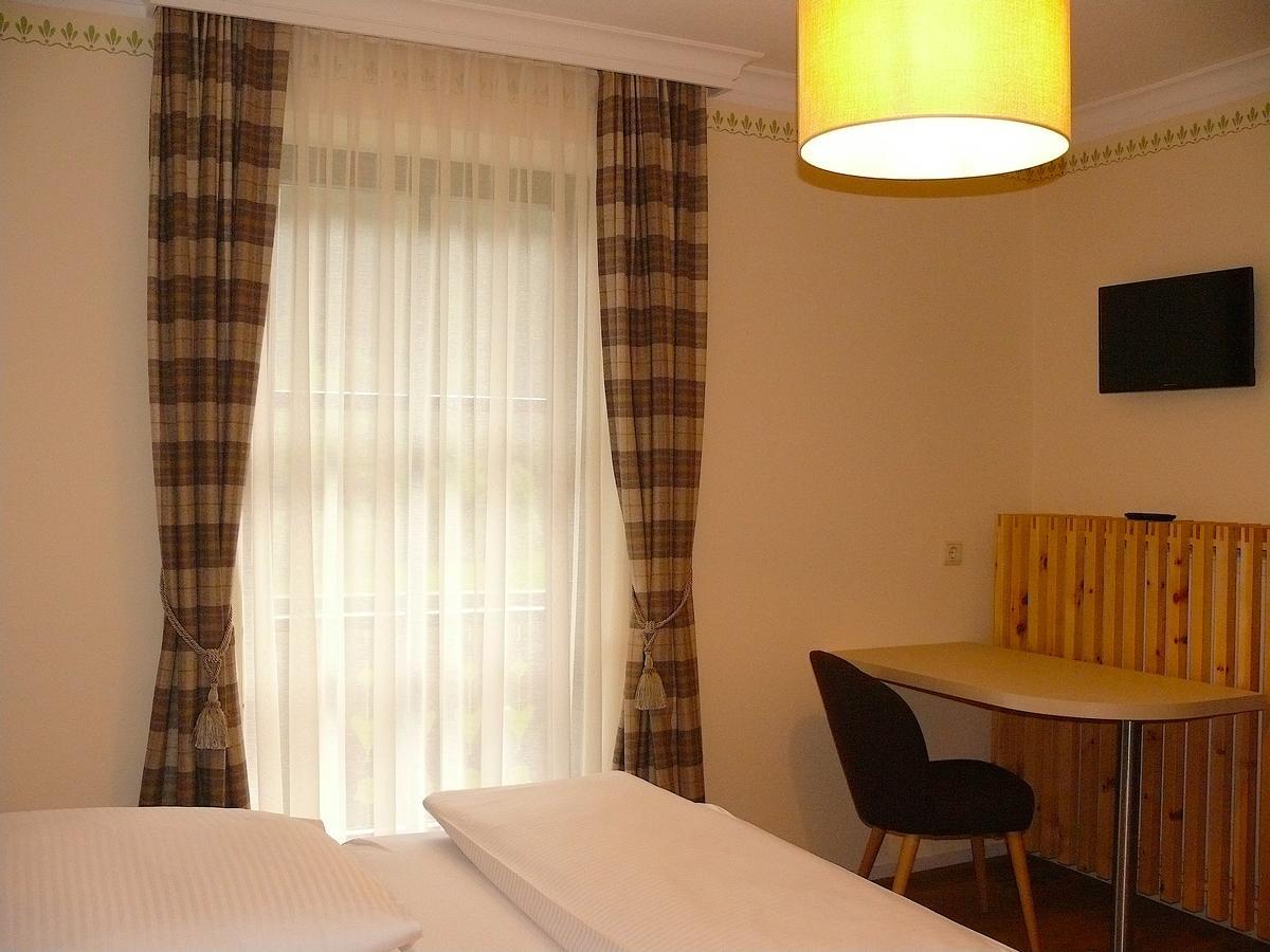 Gasthof-Pension Zur Klause Ratten Bagian luar foto